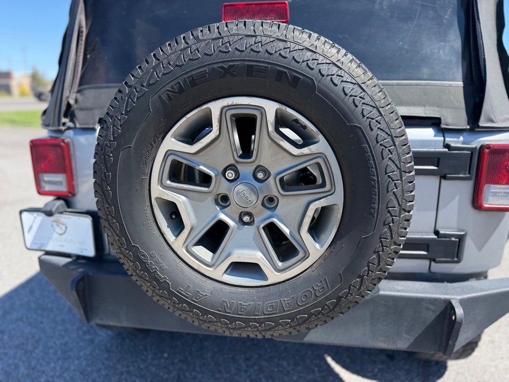 2015 Jeep Wrangler Image 19