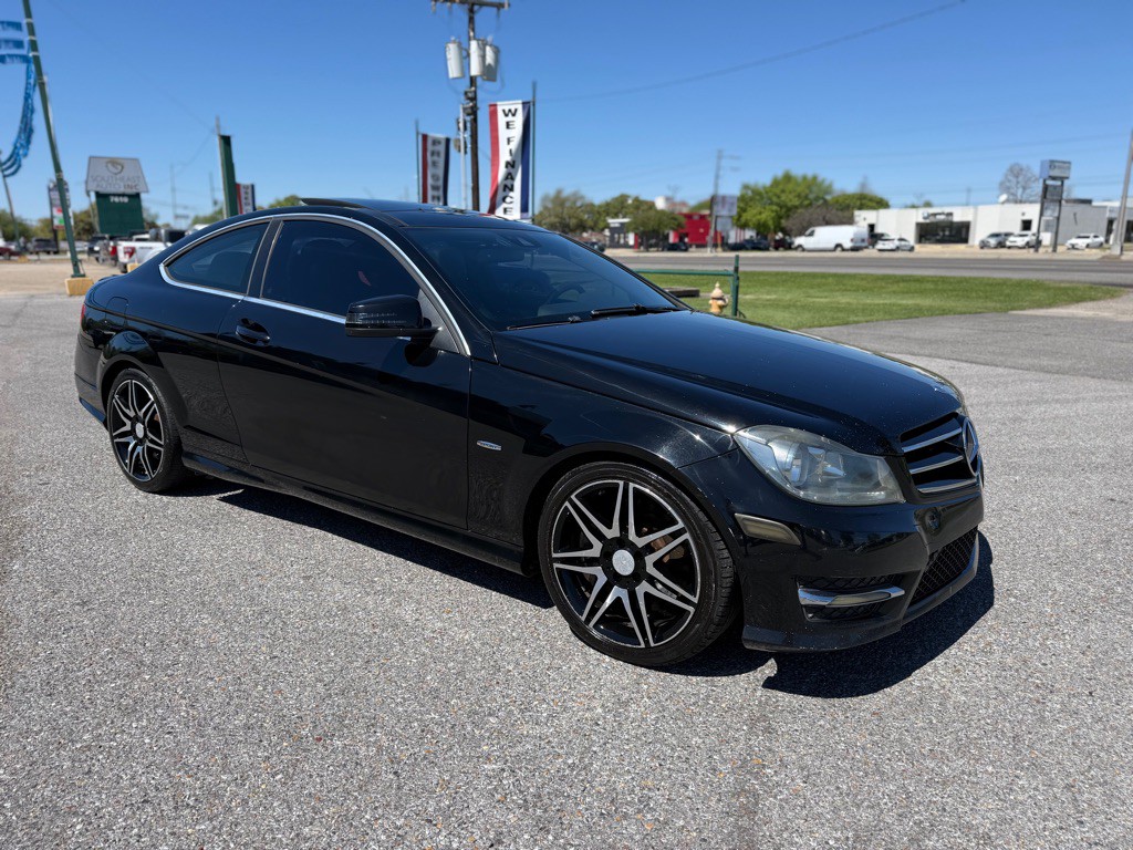 2013 Mercedes-Benz C-Class Image 3