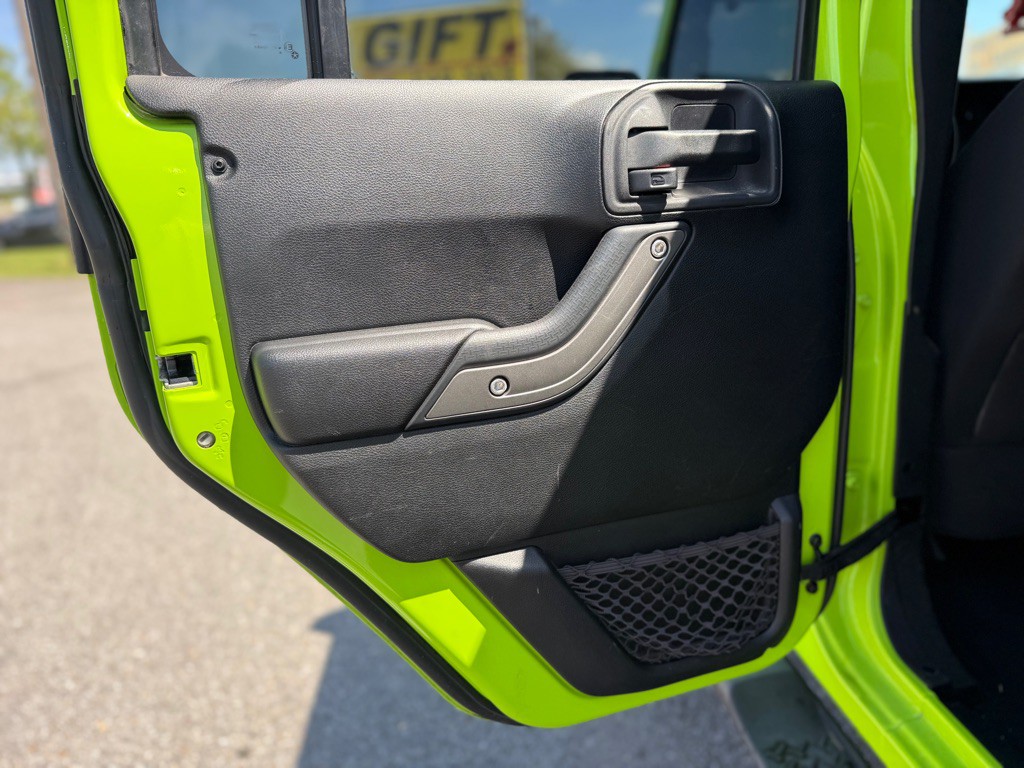 2013 Jeep Wrangler Unlimited Image 20