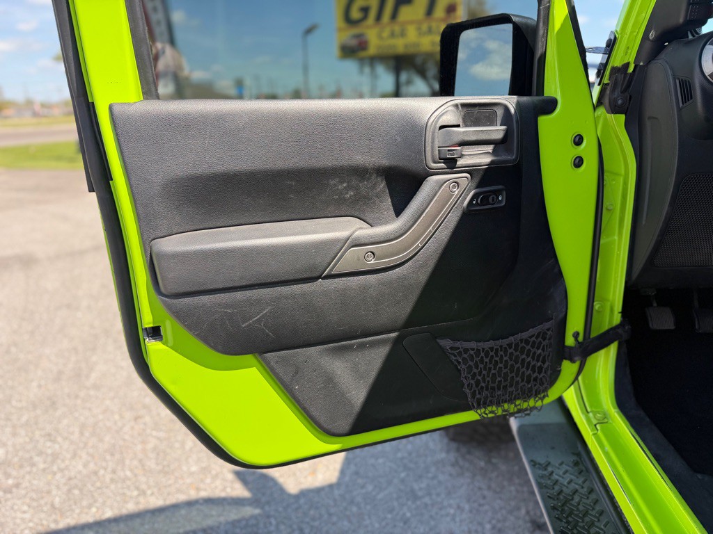 2013 Jeep Wrangler Unlimited Image 21