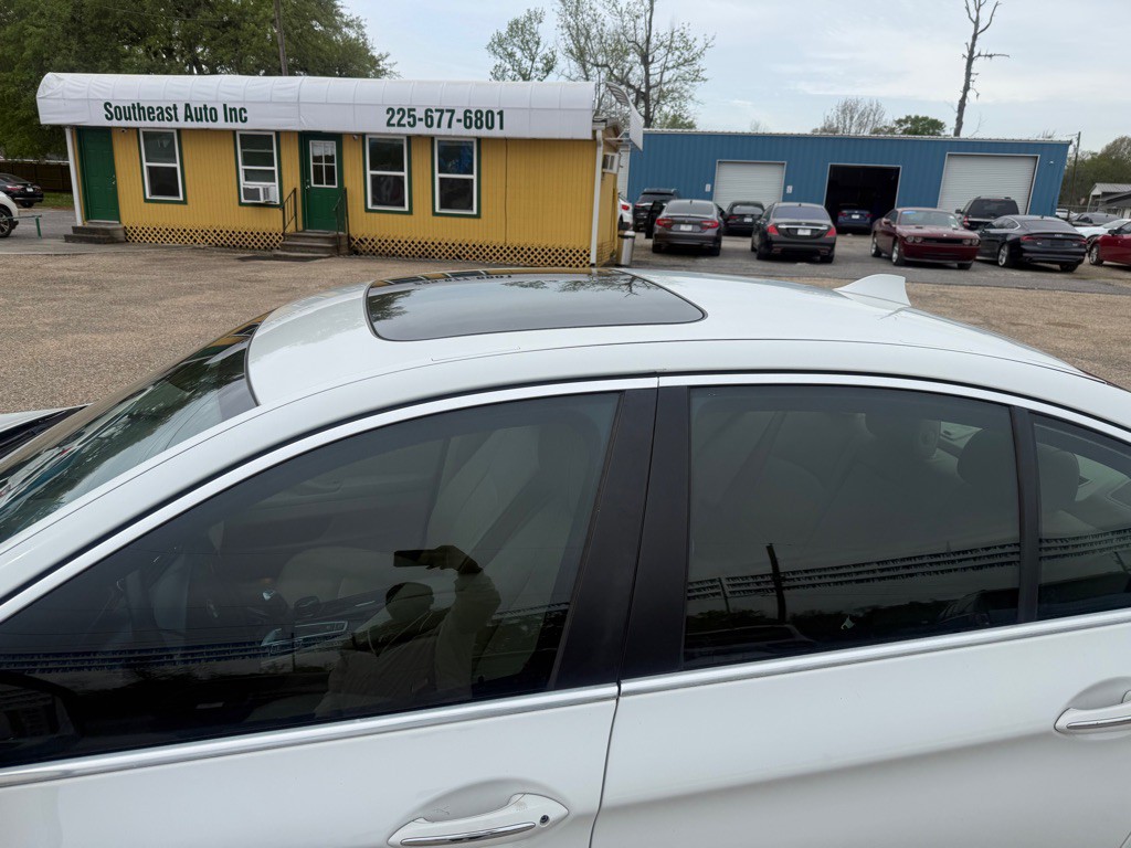 2013 BMW 5 Series Image 2