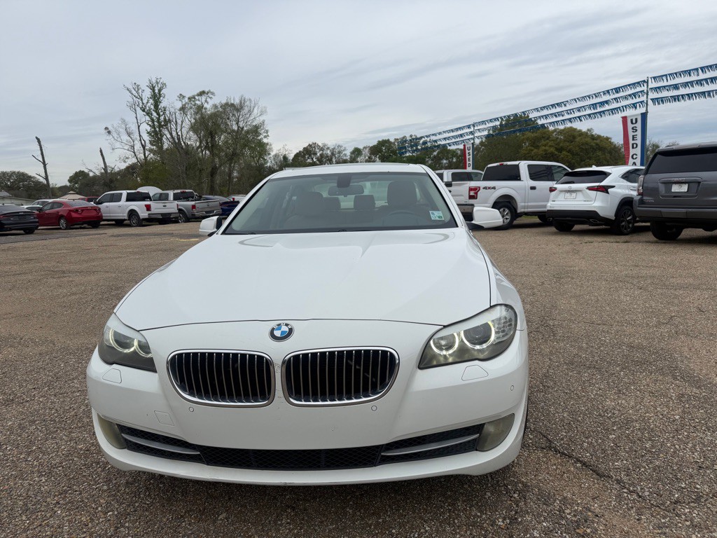 2013 BMW 5 Series Image 3
