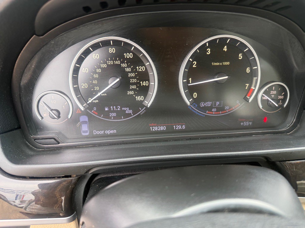 2013 BMW 5 Series Image 8