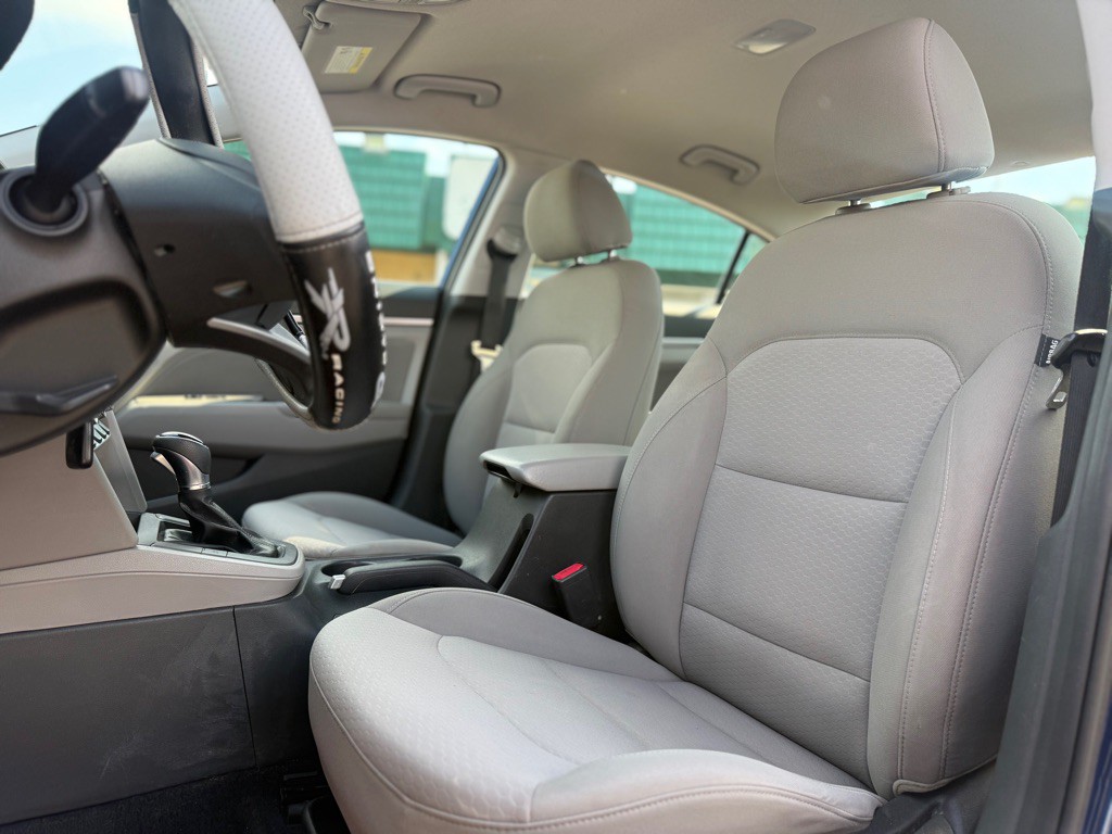 2020 Hyundai Elantra Image 8