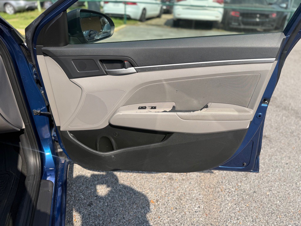 2020 Hyundai Elantra Image 20