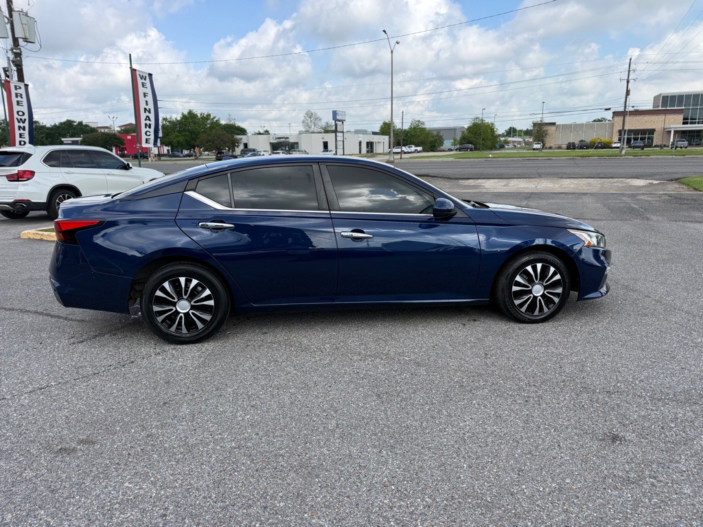 2019 Nissan Altima Image 4