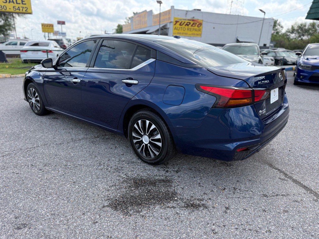 2019 Nissan Altima Image 7