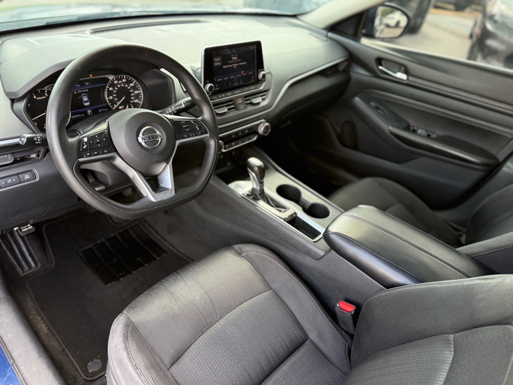 2019 Nissan Altima Image 10