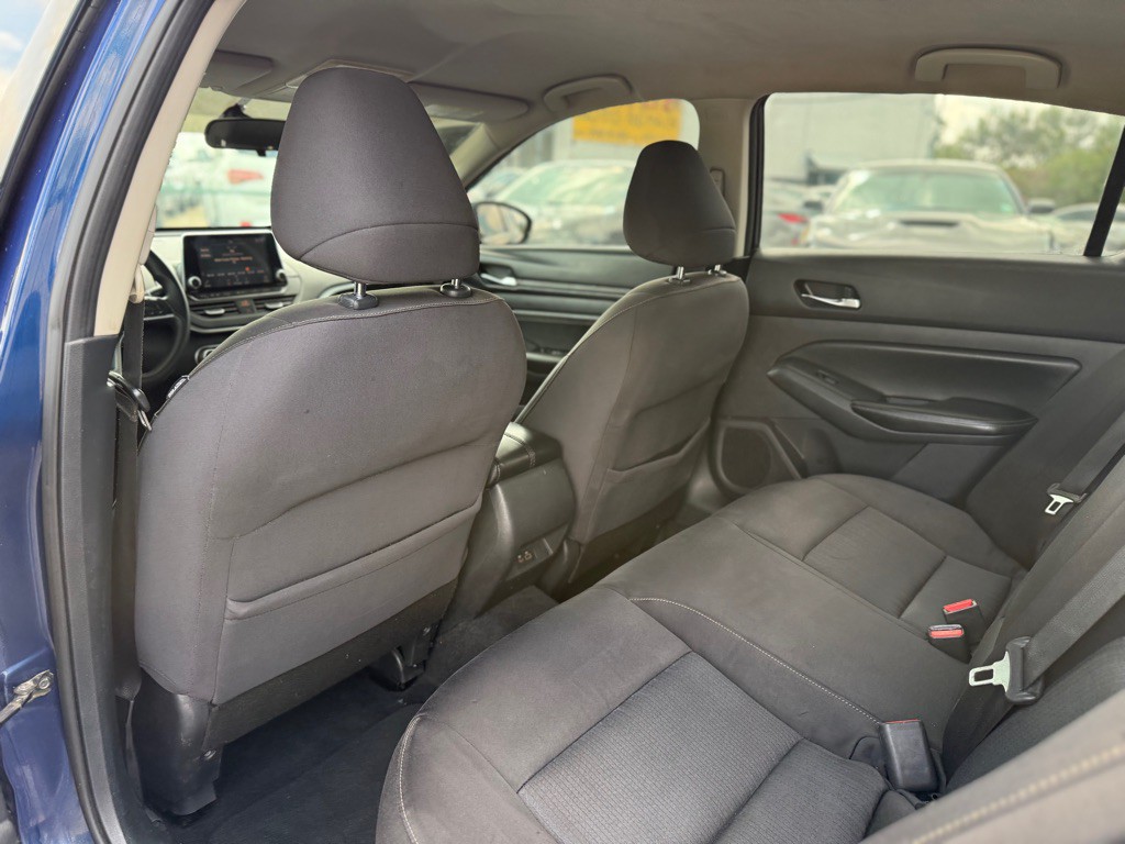 2019 Nissan Altima Image 12