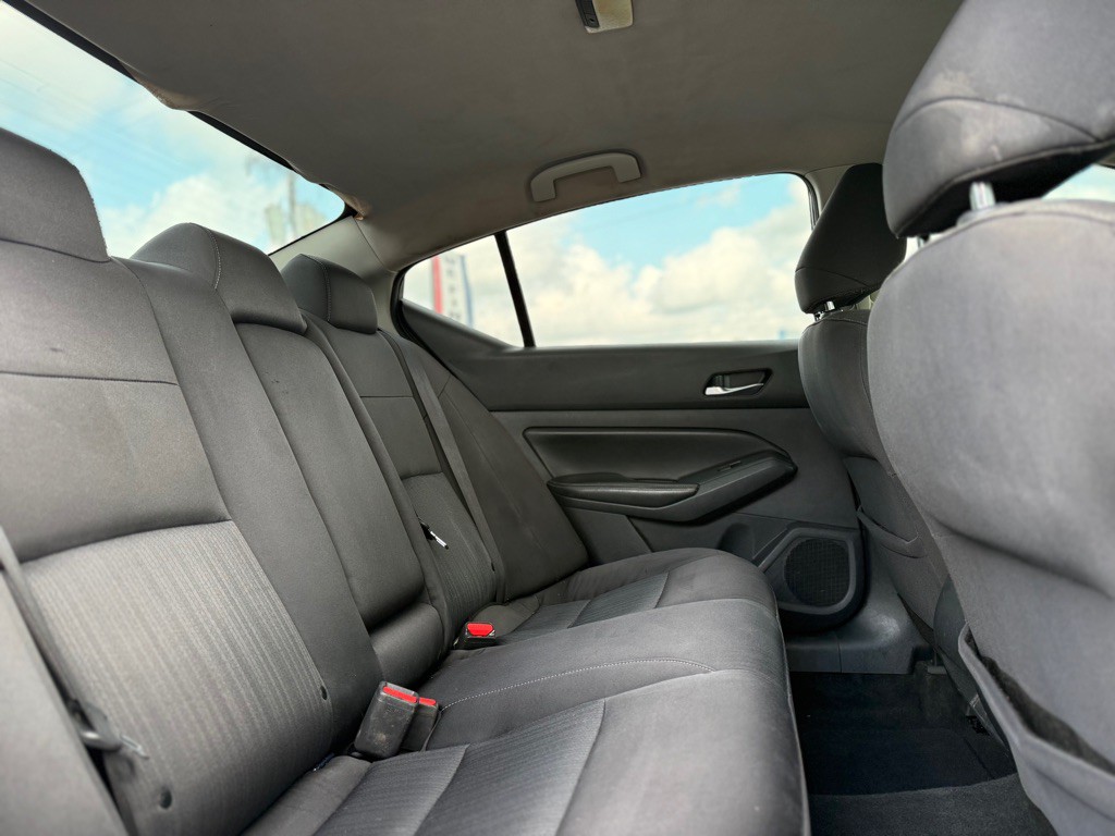 2019 Nissan Altima Image 15