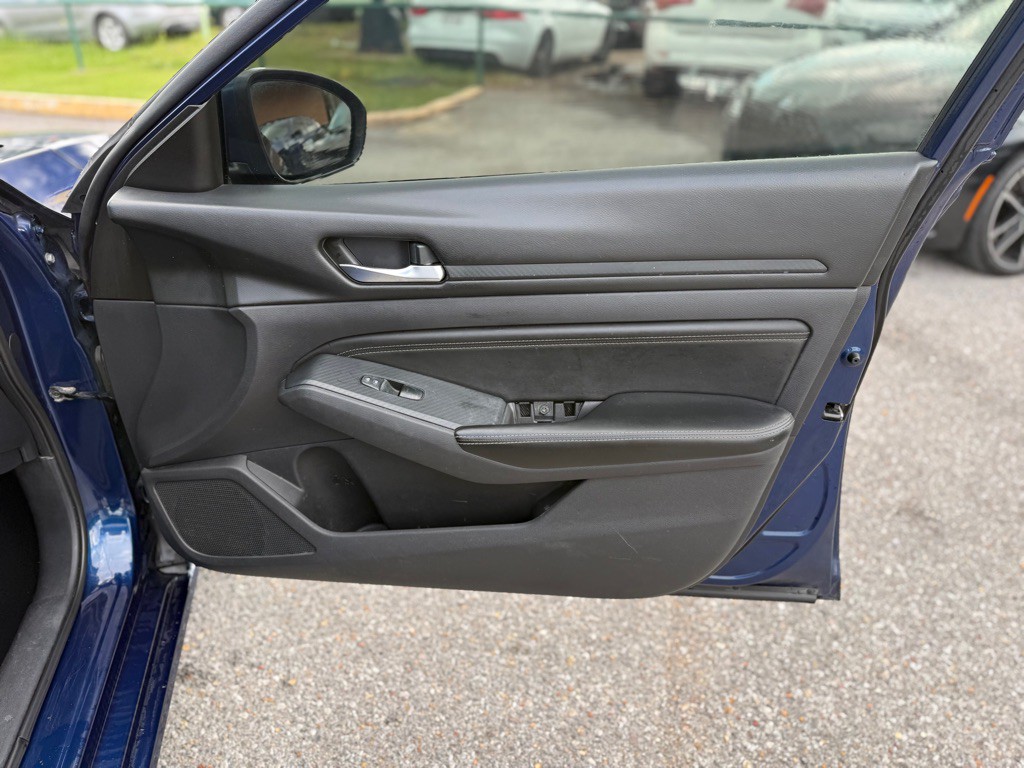 2019 Nissan Altima Image 18