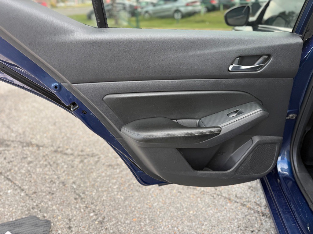 2019 Nissan Altima Image 19