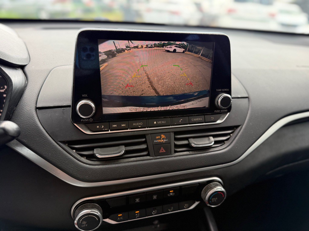 2019 Nissan Altima Image 23