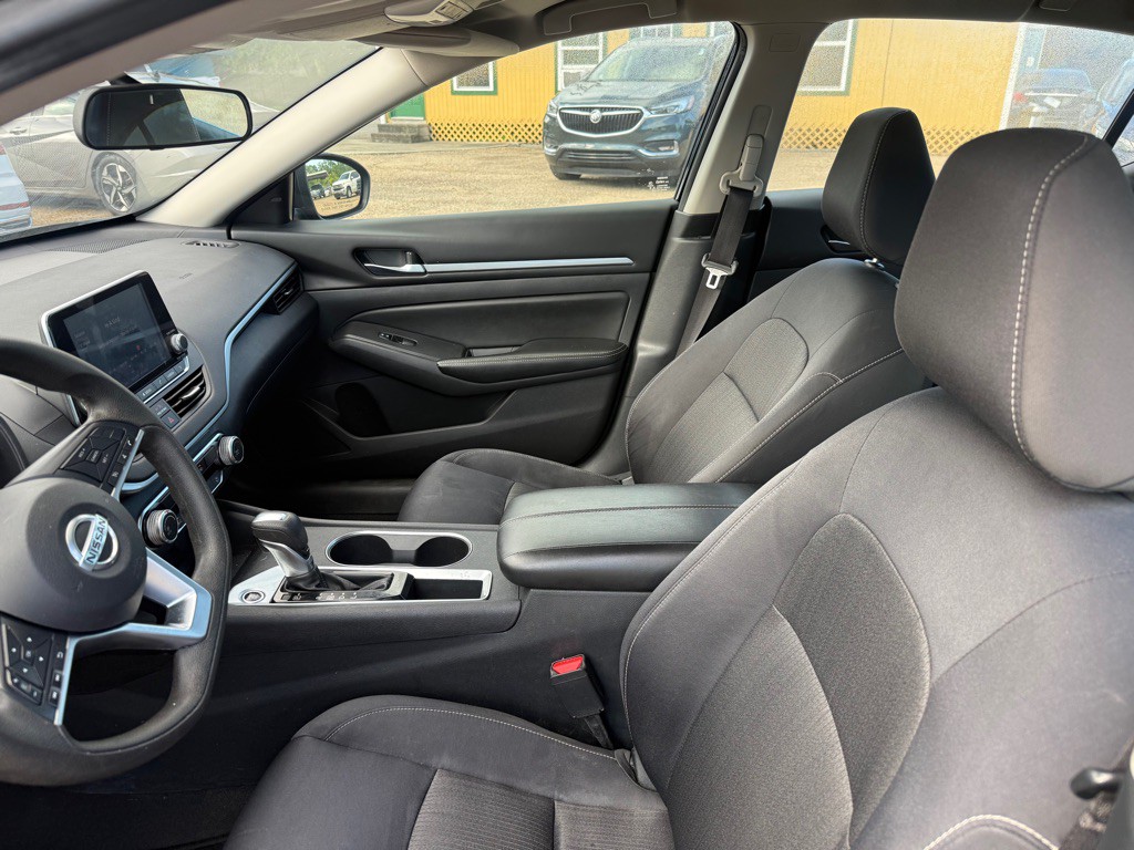 2022 Nissan Altima Image 11