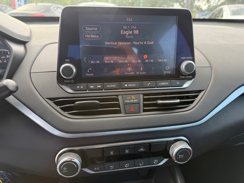 2022 Nissan Altima Image 12