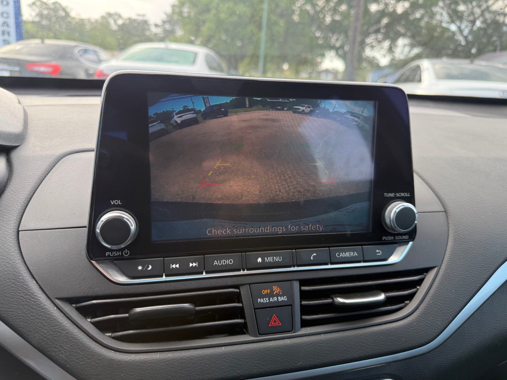 2022 Nissan Altima Image 14