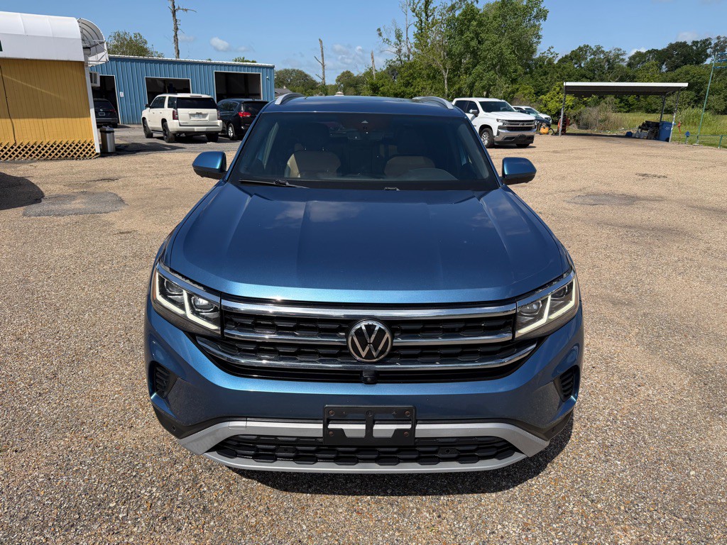 2020 Volkswagen Atlas Cross Sport Image 2