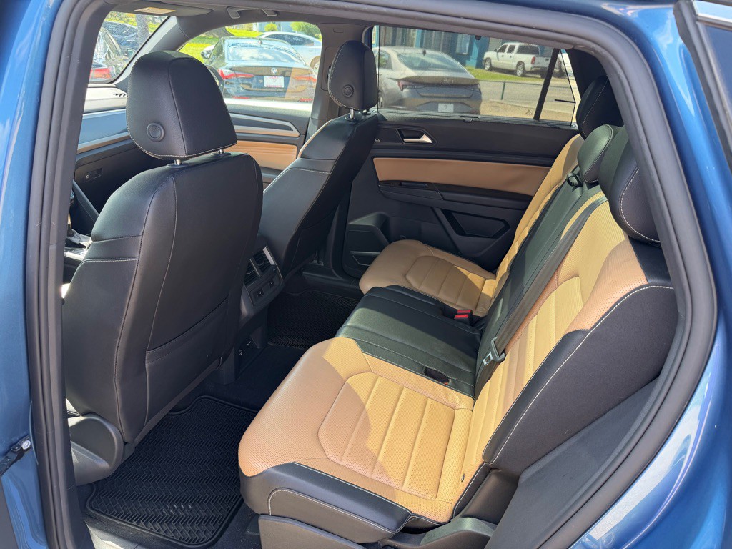 2020 Volkswagen Atlas Cross Sport Image 11