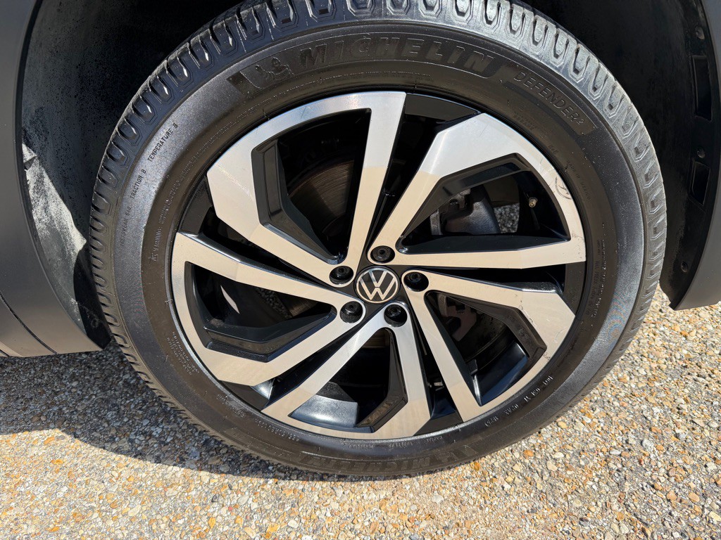 2020 Volkswagen Atlas Cross Sport Image 24