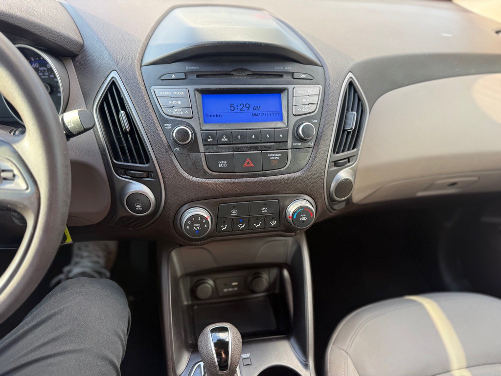 2015 Hyundai Tucson Image 18