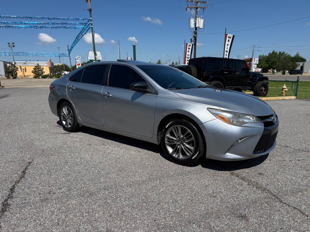 2017 Toyota Camry Image 3