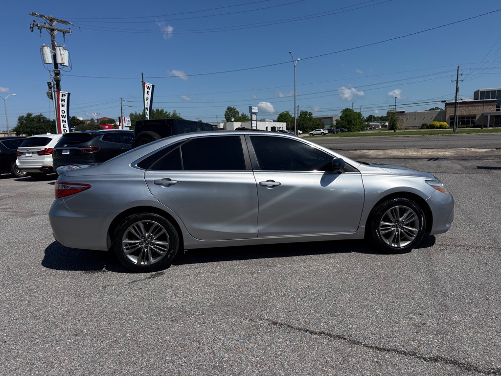 2017 Toyota Camry Image 4