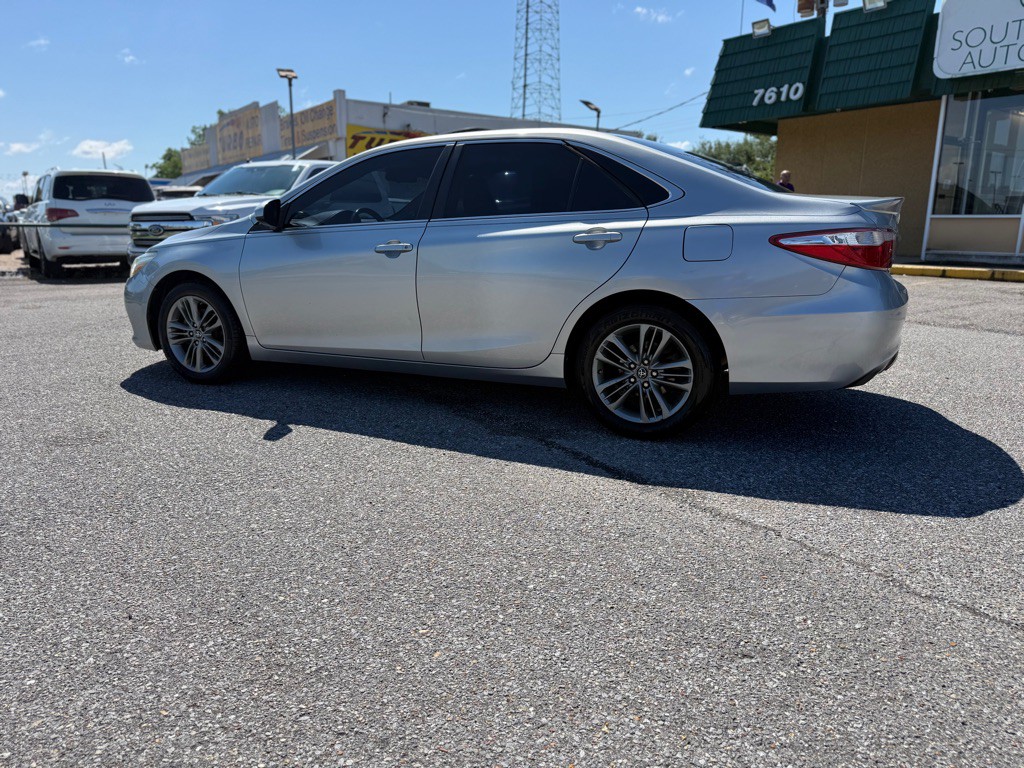 2017 Toyota Camry Image 7