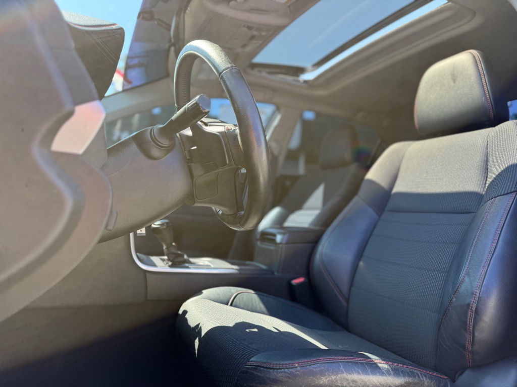2017 Toyota Camry Image 8