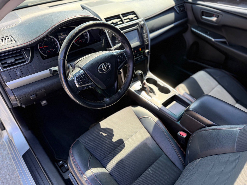 2017 Toyota Camry Image 9