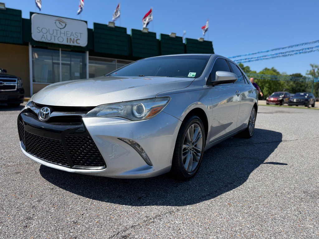 2017 Toyota Camry Image 24