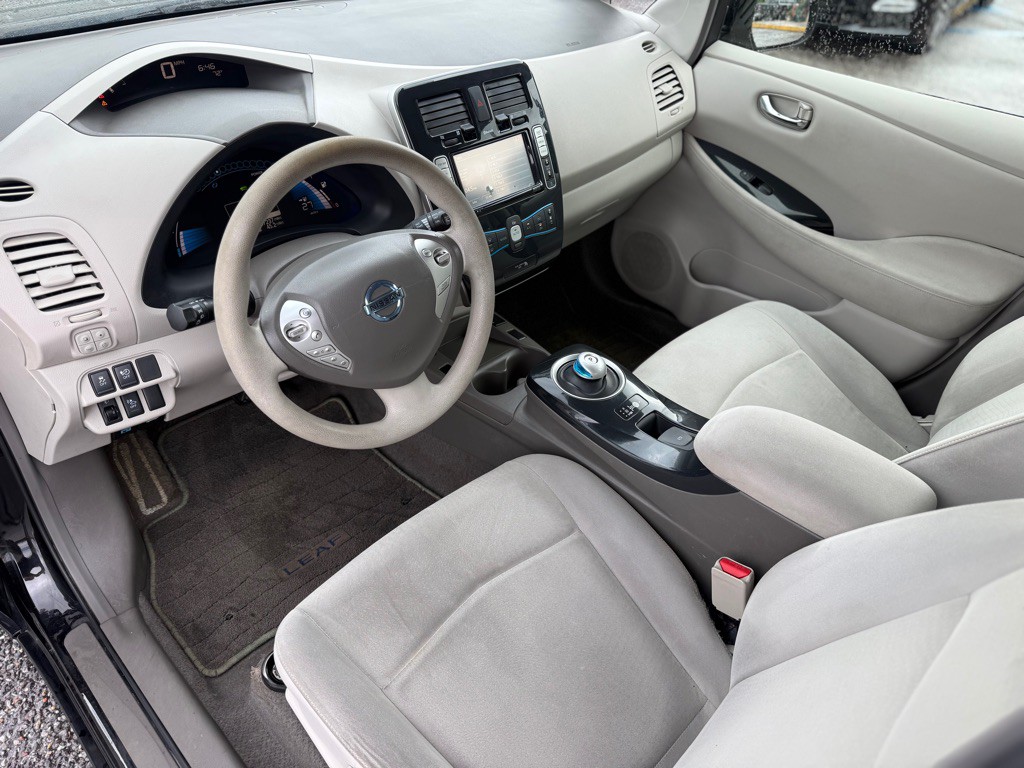 2011 Nissan Leaf Image 10