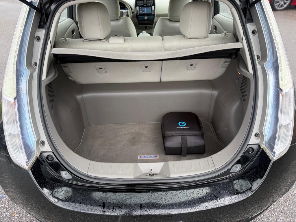 2011 Nissan Leaf Image 17