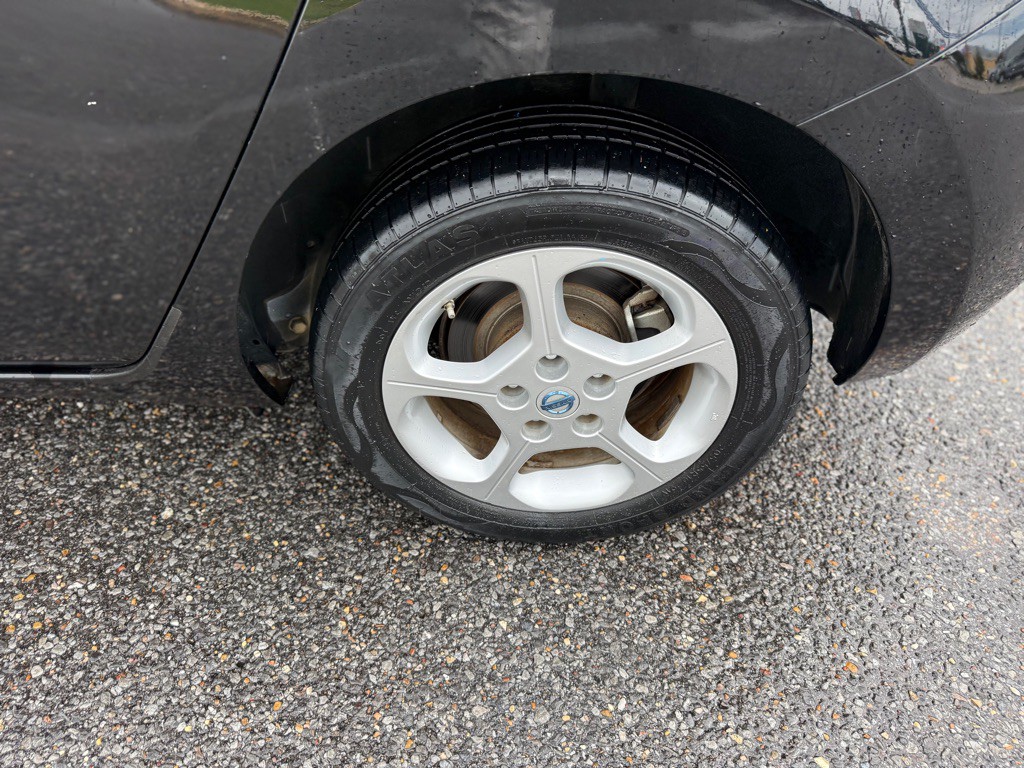 2011 Nissan Leaf Image 27