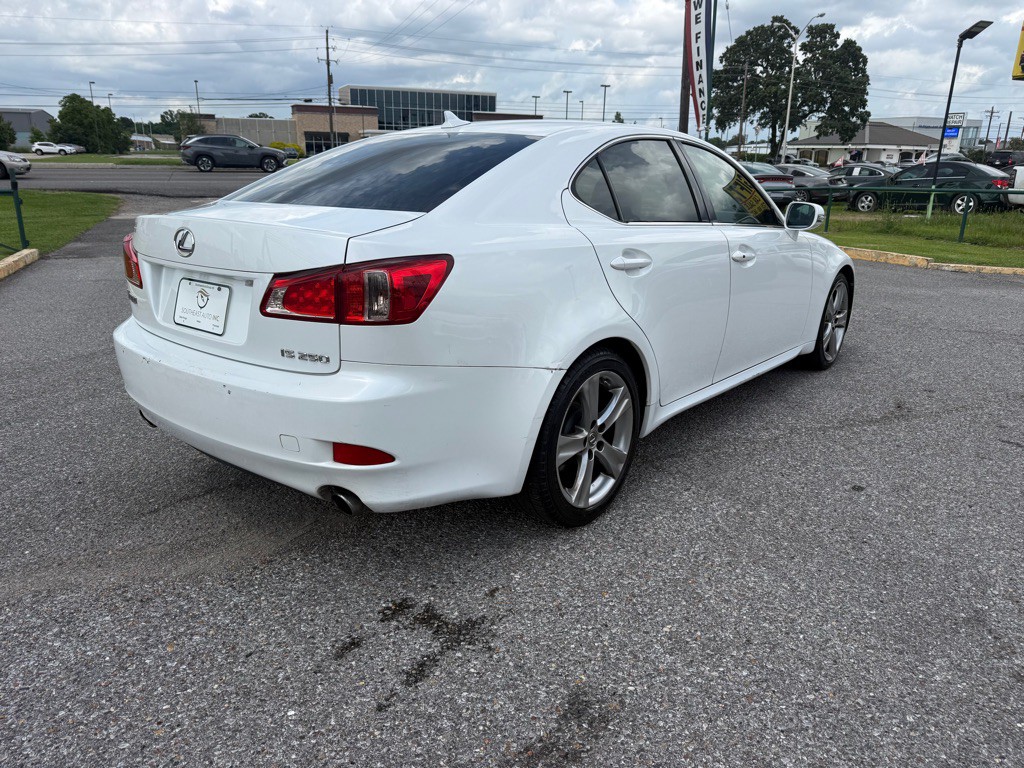 2013 Lexus IS Image 5