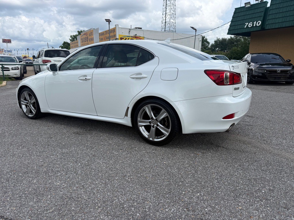 2013 Lexus IS Image 7