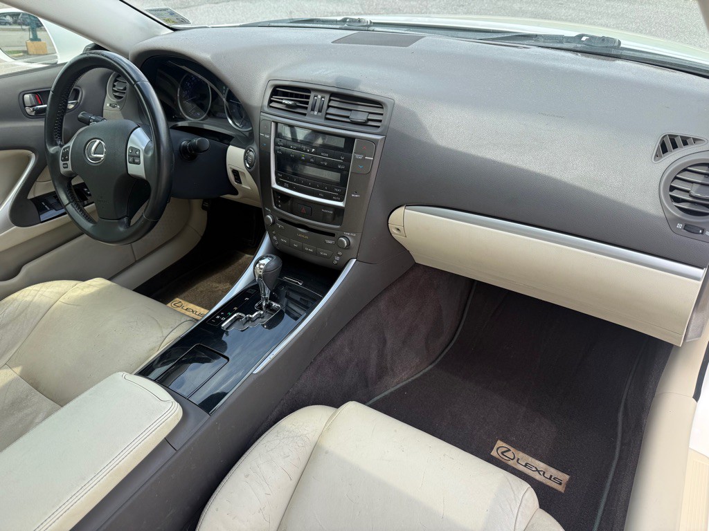 2013 Lexus IS Image 14