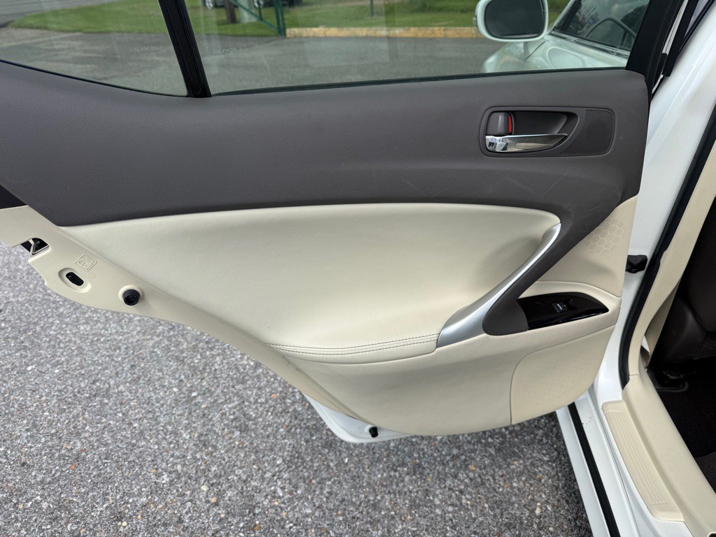 2013 Lexus IS Image 20