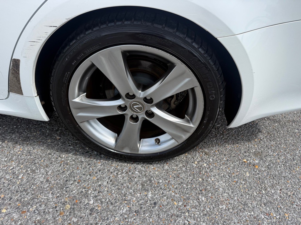 2013 Lexus IS Image 25