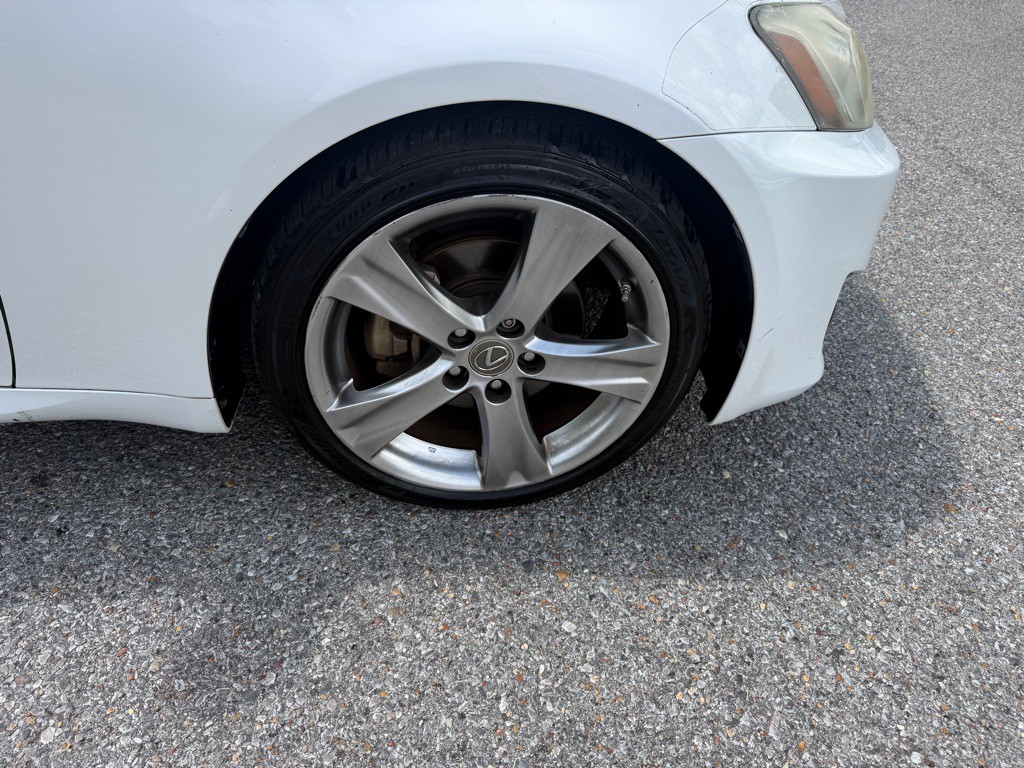 2013 Lexus IS Image 26