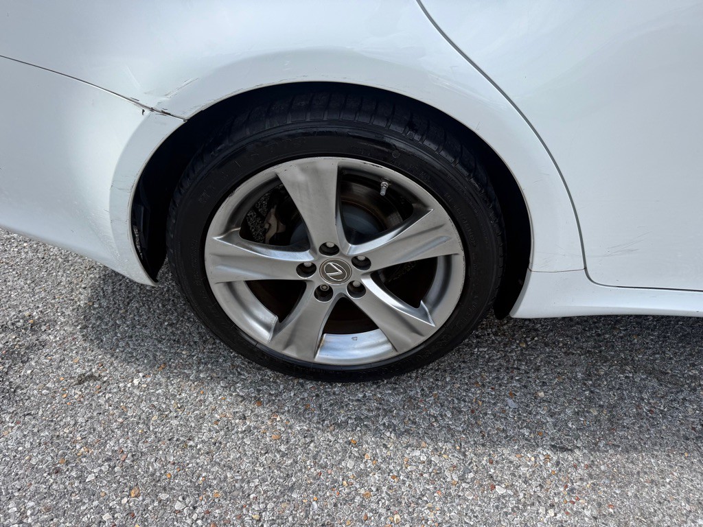 2013 Lexus IS Image 27