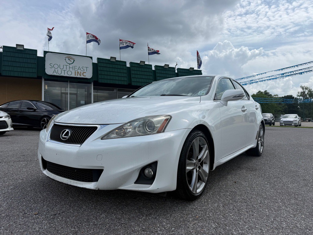 2013 Lexus IS Image 28