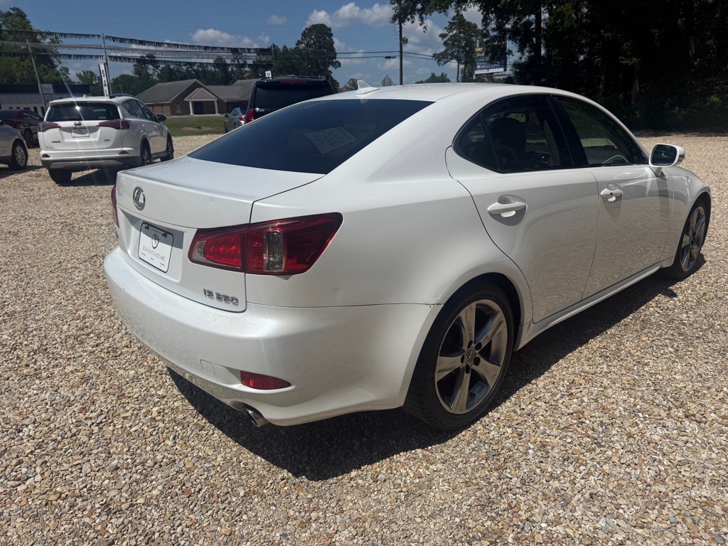 2013 Lexus IS Image 4