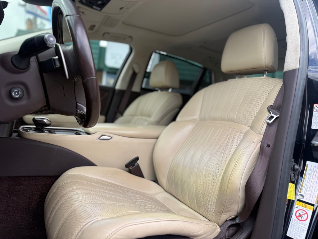 2018 Lexus LS Image 9