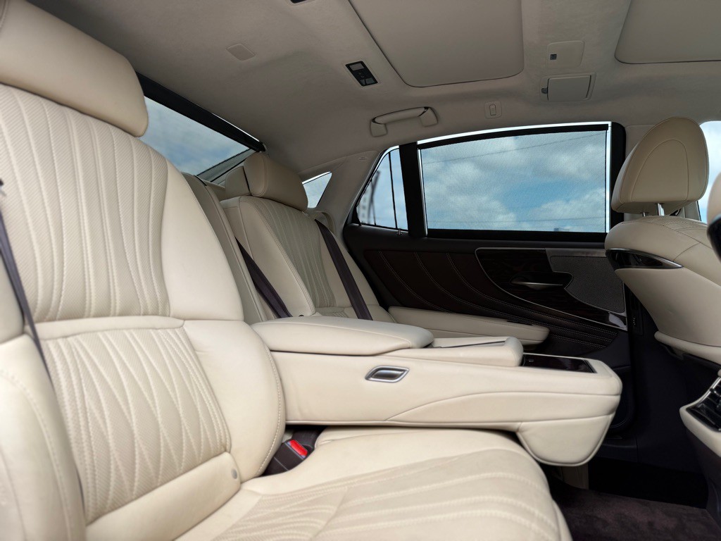 2018 Lexus LS Image 15