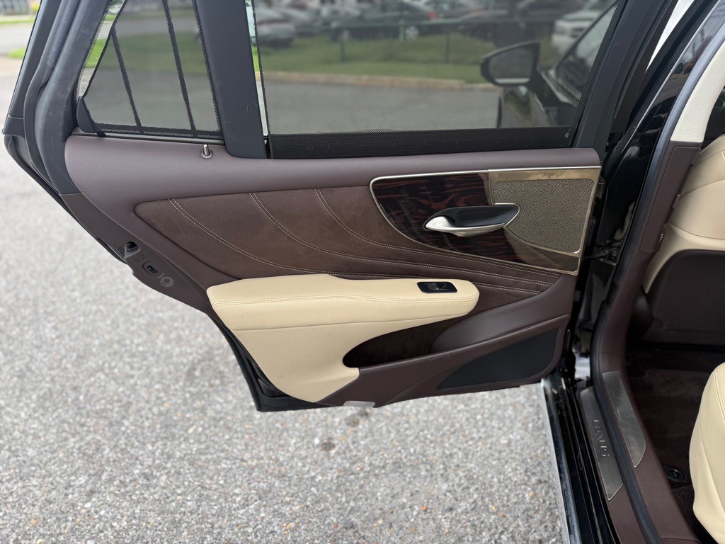 2018 Lexus LS Image 31
