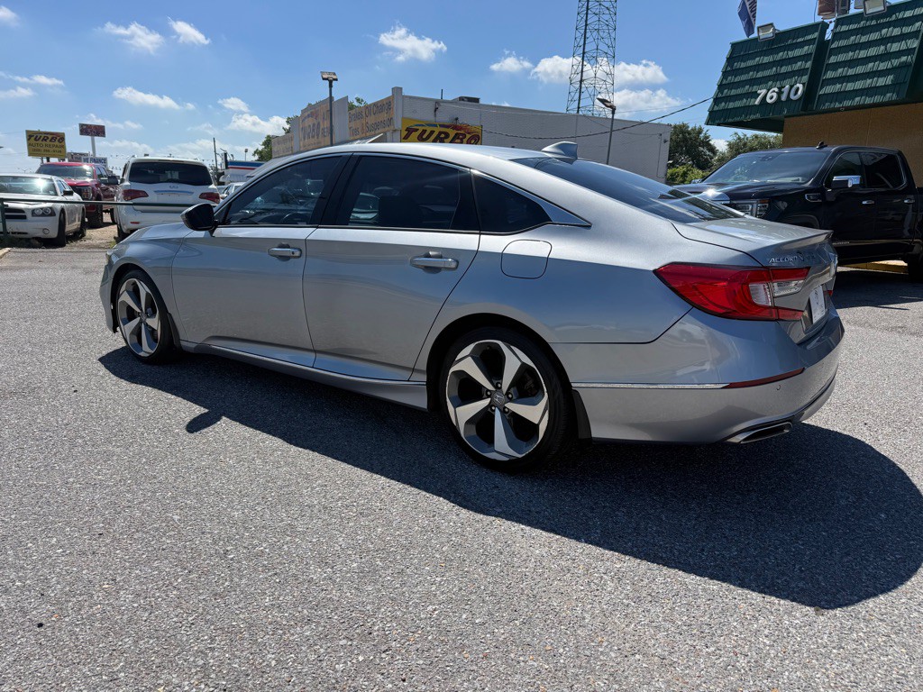 2018 Honda Accord Image 8