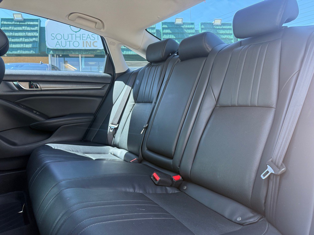 2018 Honda Accord Image 12