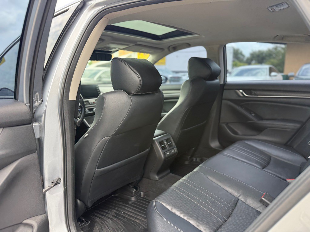 2018 Honda Accord Image 13