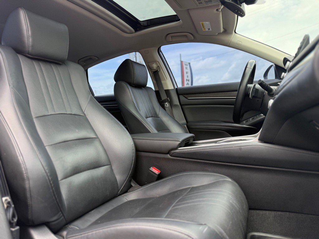2018 Honda Accord Image 14