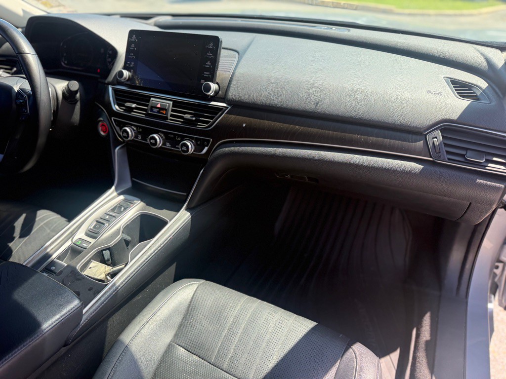 2018 Honda Accord Image 15